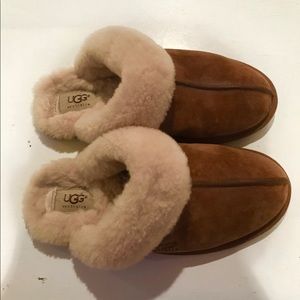 Women’s UGG slippers - Size 8 - Great Condition!